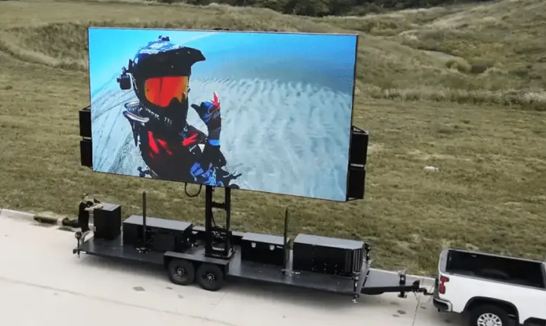 Mobile LED Trailer Rental (23' x 13')